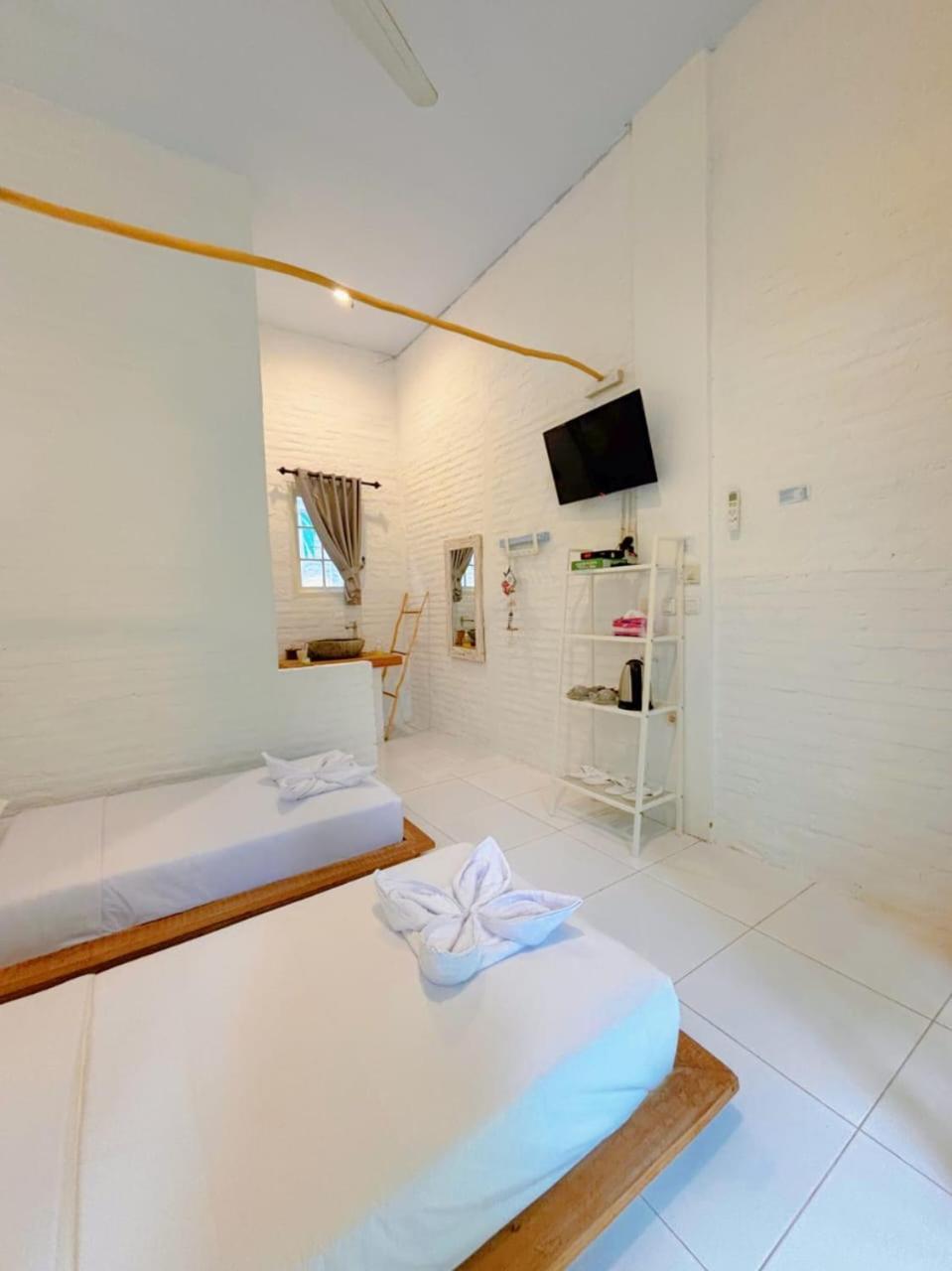 Pasir Putih Resort & Resto Maluk المظهر الخارجي الصورة