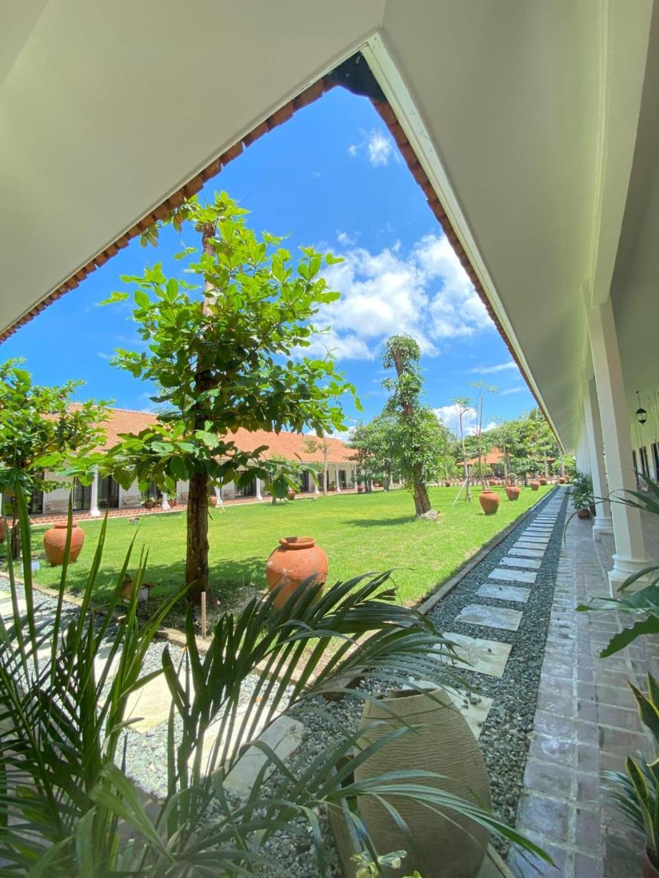Pasir Putih Resort & Resto Maluk المظهر الخارجي الصورة